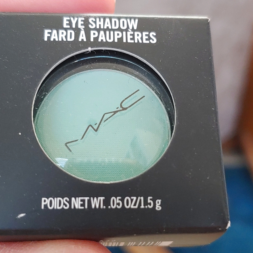Mac eye shadow called Mint Condition NEW